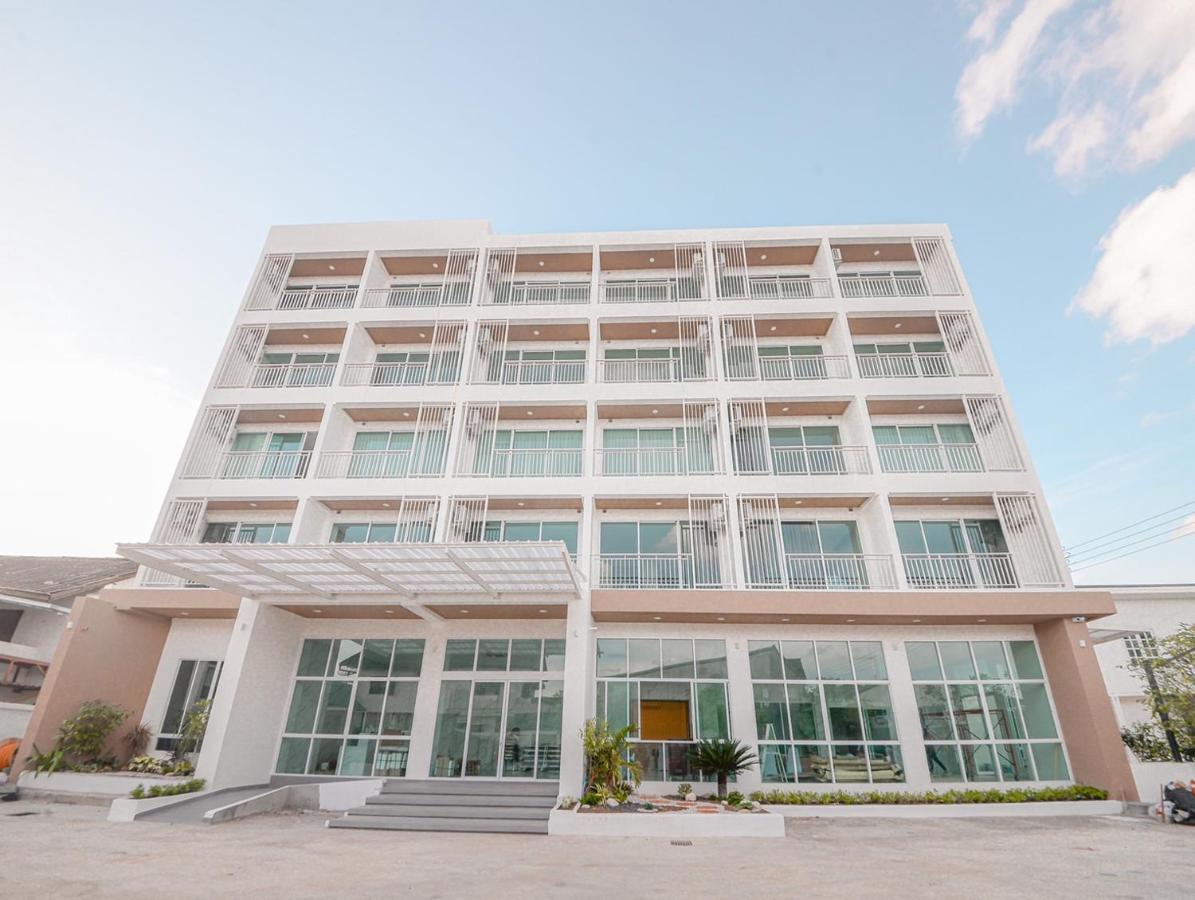 Hotel Agnes Buriram Dış mekan fotoğraf