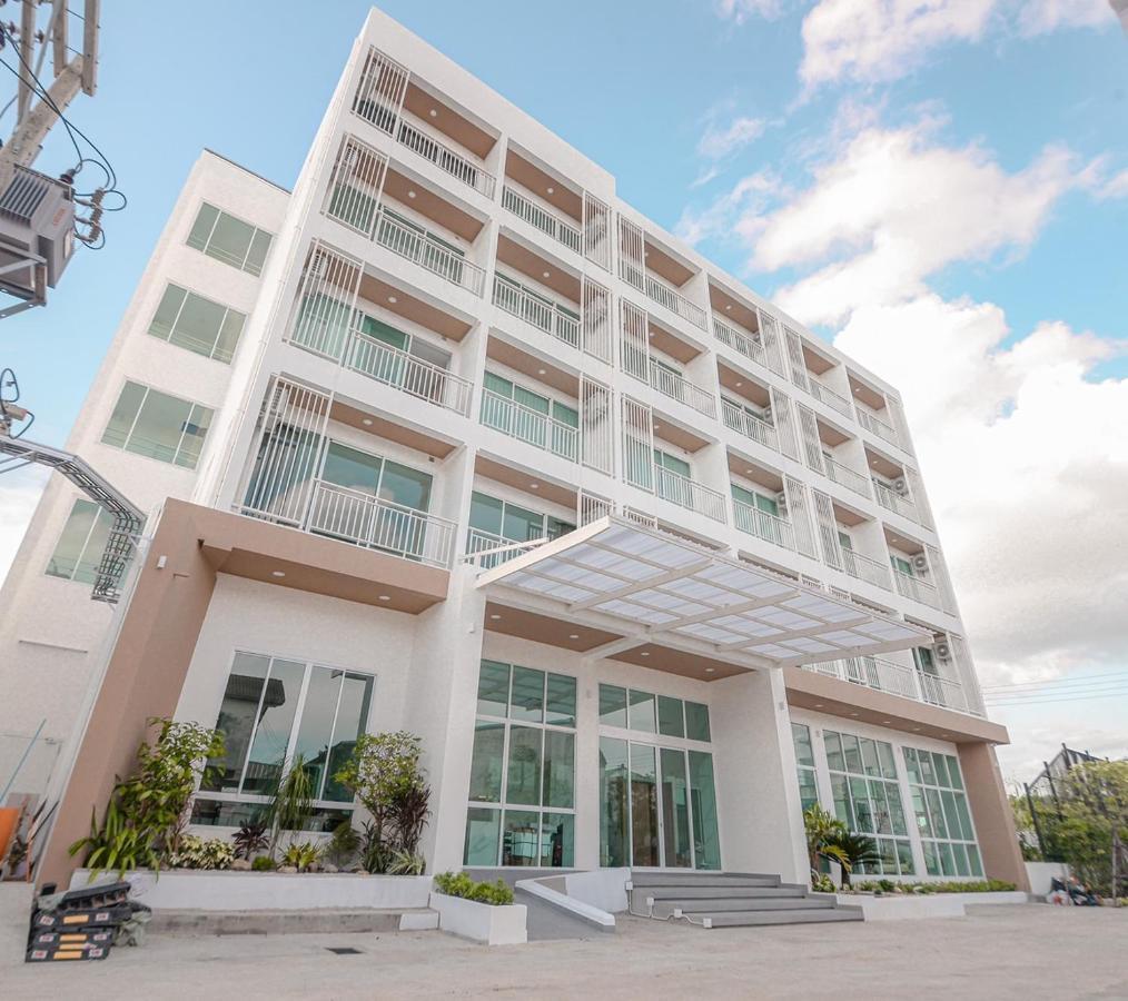 Hotel Agnes Buriram Dış mekan fotoğraf