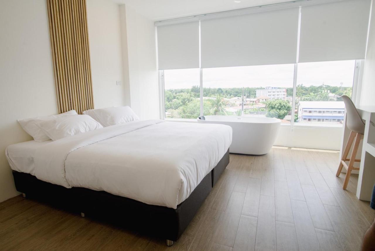 Hotel Agnes Buriram Dış mekan fotoğraf